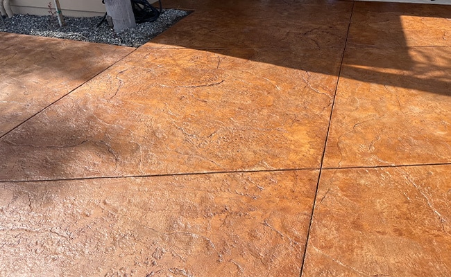 This patio looks brand new.